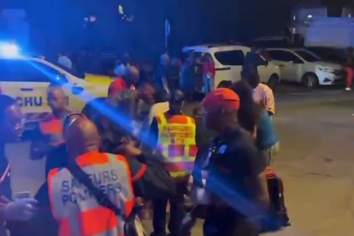 Qvadelupa adasında insident: Avtomobili Milad yarmarkasına yığışan insanların üzərinə sürdülər