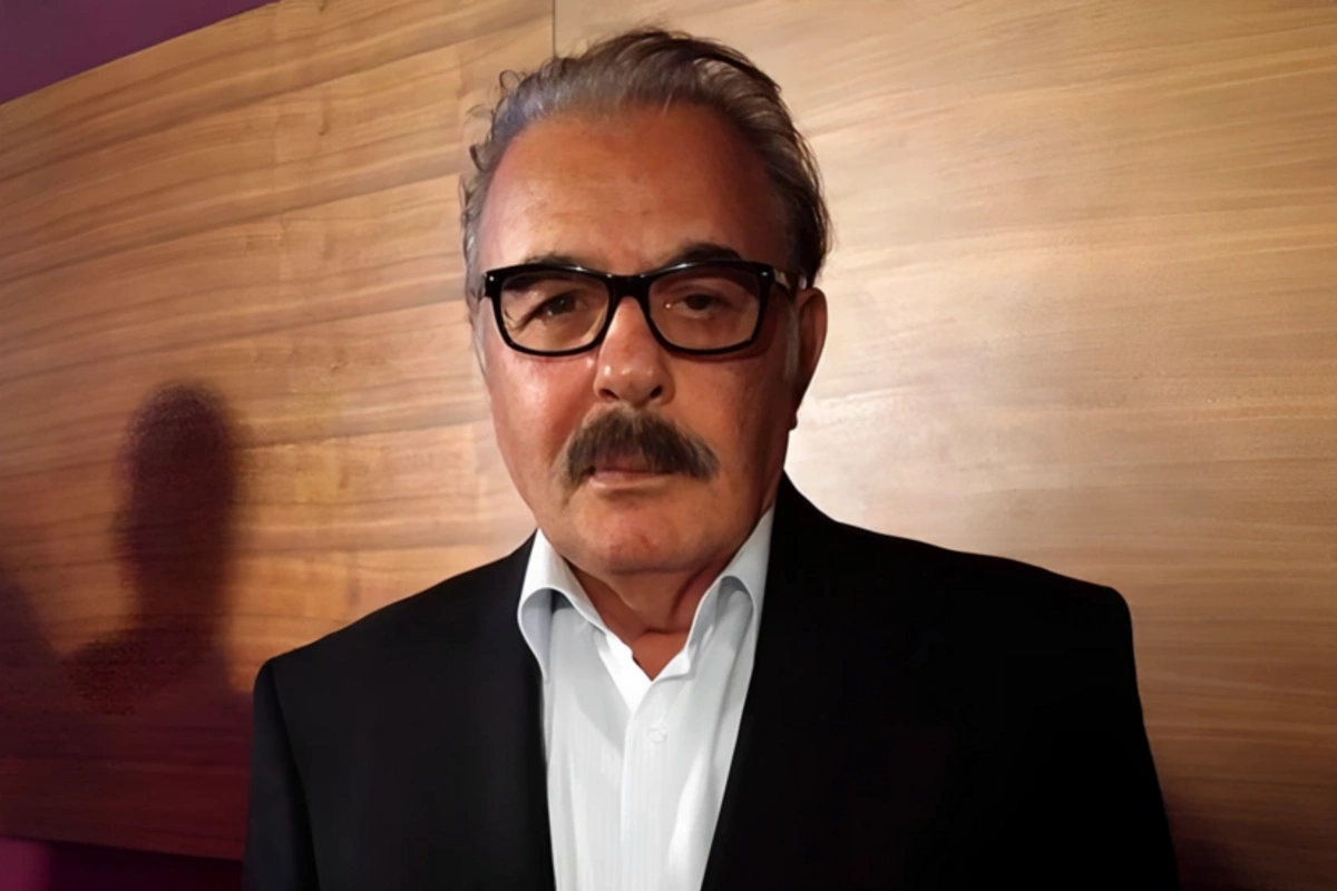 Ferdi Tayfurun məzarını bu məşhur siyasətçi düzəltdirib Ferdi Tayfurun məzarını bu məşhur siyasətçi düzəltdirib