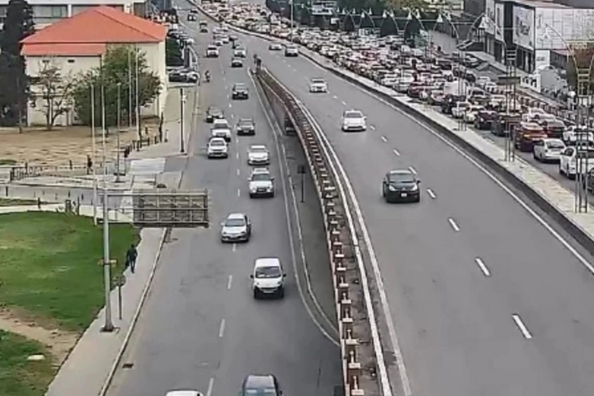 Bakıda tıxac olan yollar açıqlanıb - SİYAHI Bakıda tıxac olan yollar açıqlanıb - SİYAHI