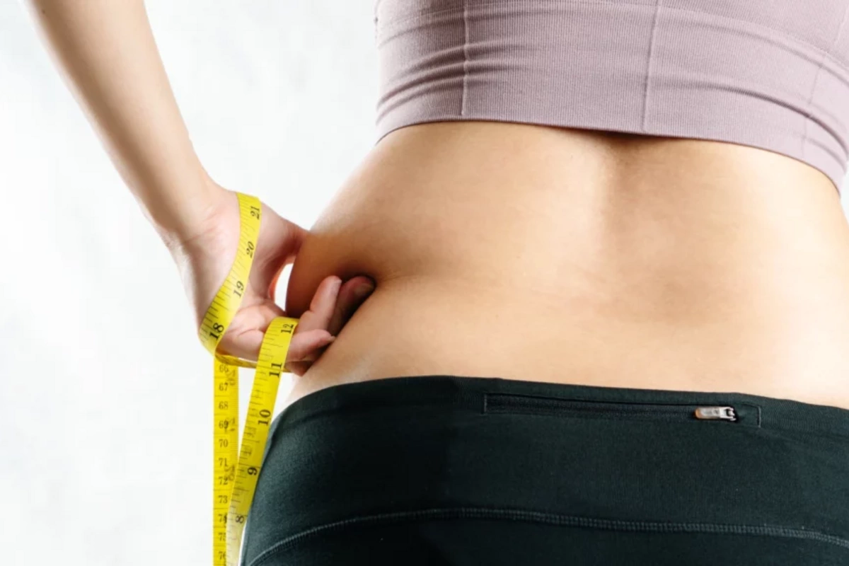 Врач назвала главную причину появления лишнего веса у женщин после 40 лет