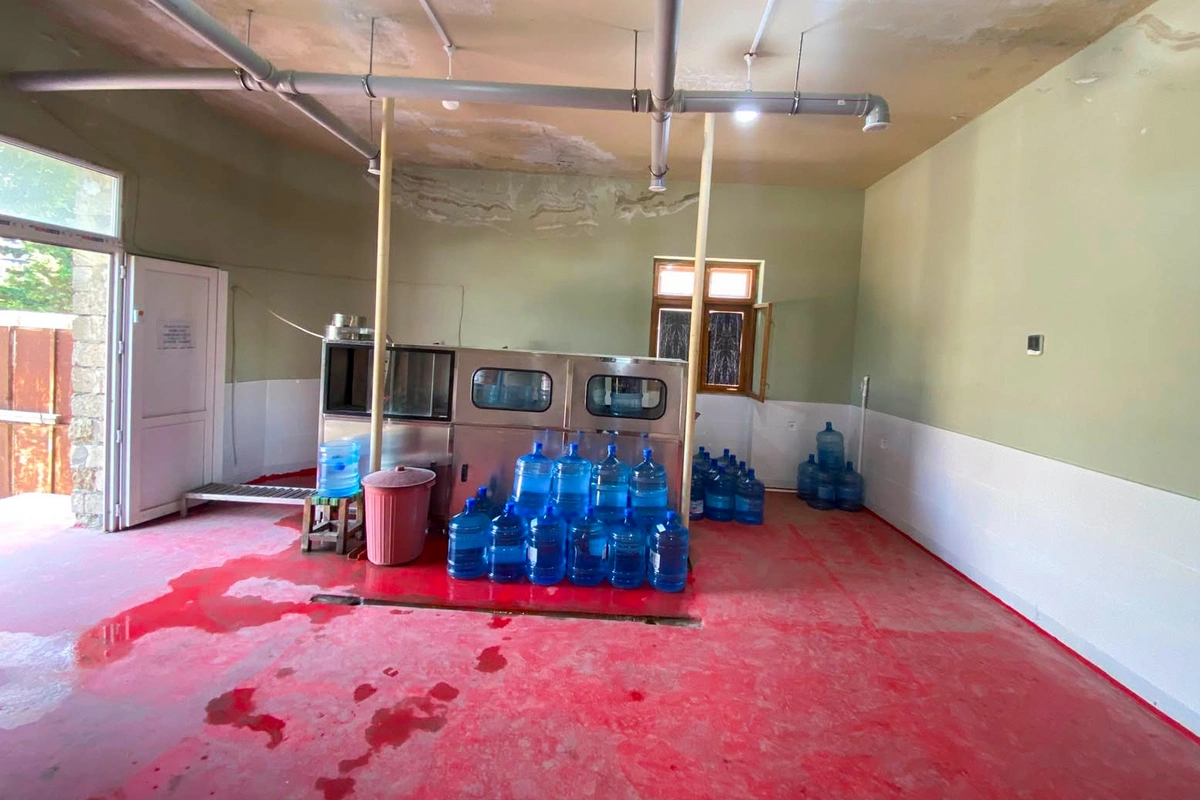 AQTA Bakıda qaydaları pozan su emalı müəssisəsinin fəaliyyətini məhdudlaşdırıb