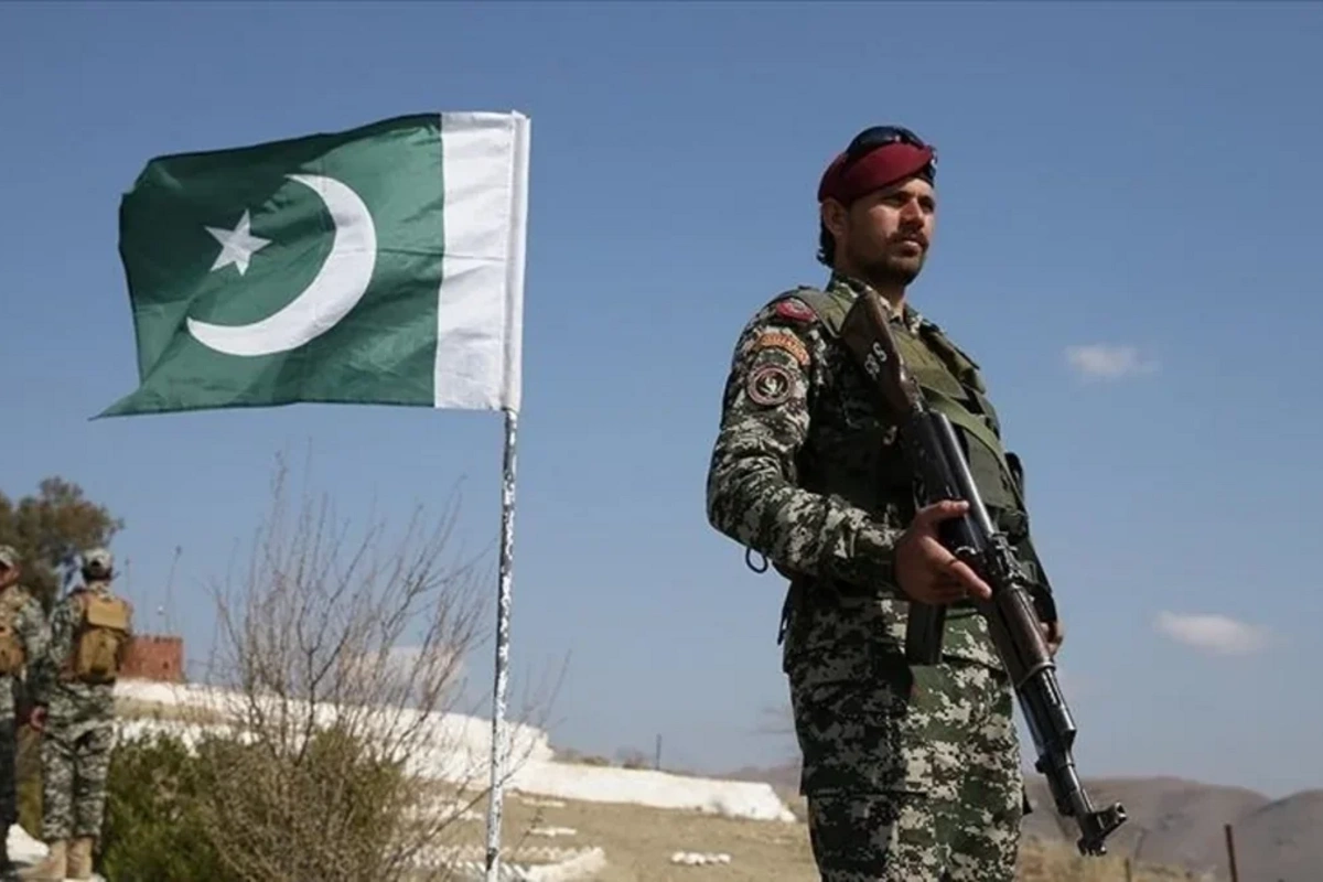 Pakistan ordusu Əfqanıstan sərhədində 12 silahlını zərərsizləşdirib