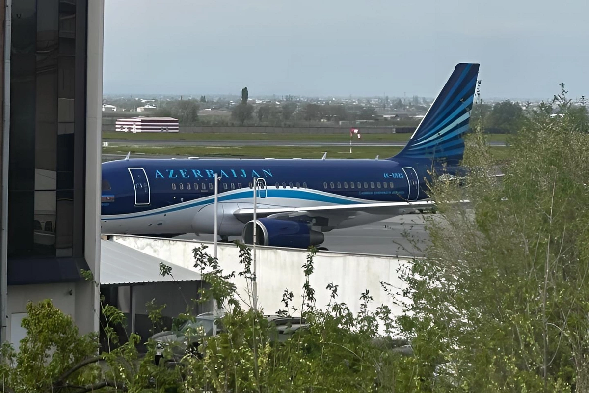 AZAL-ın təyyarəsi İrəvana eniş edib