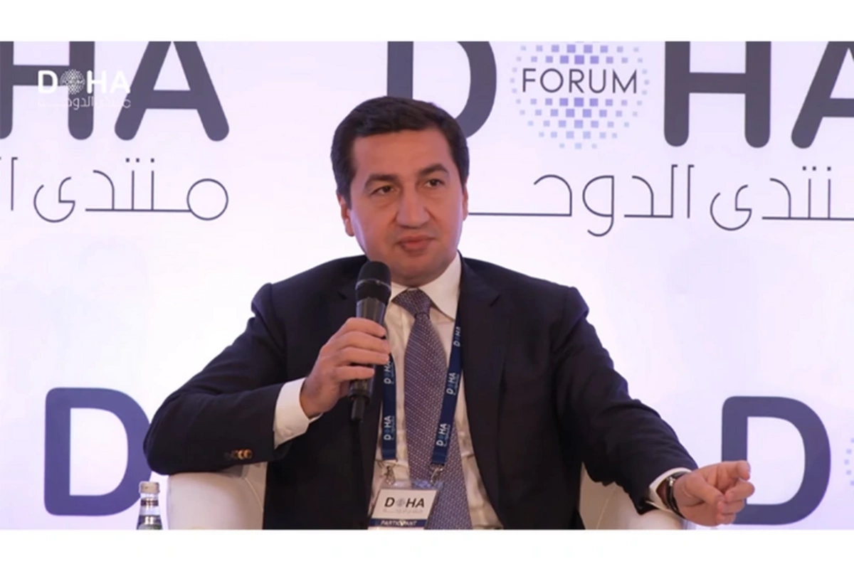 Hikmət Hacıyev Doha Forumu çərçivəsində müzakirələrlə bağlı video paylaşıb