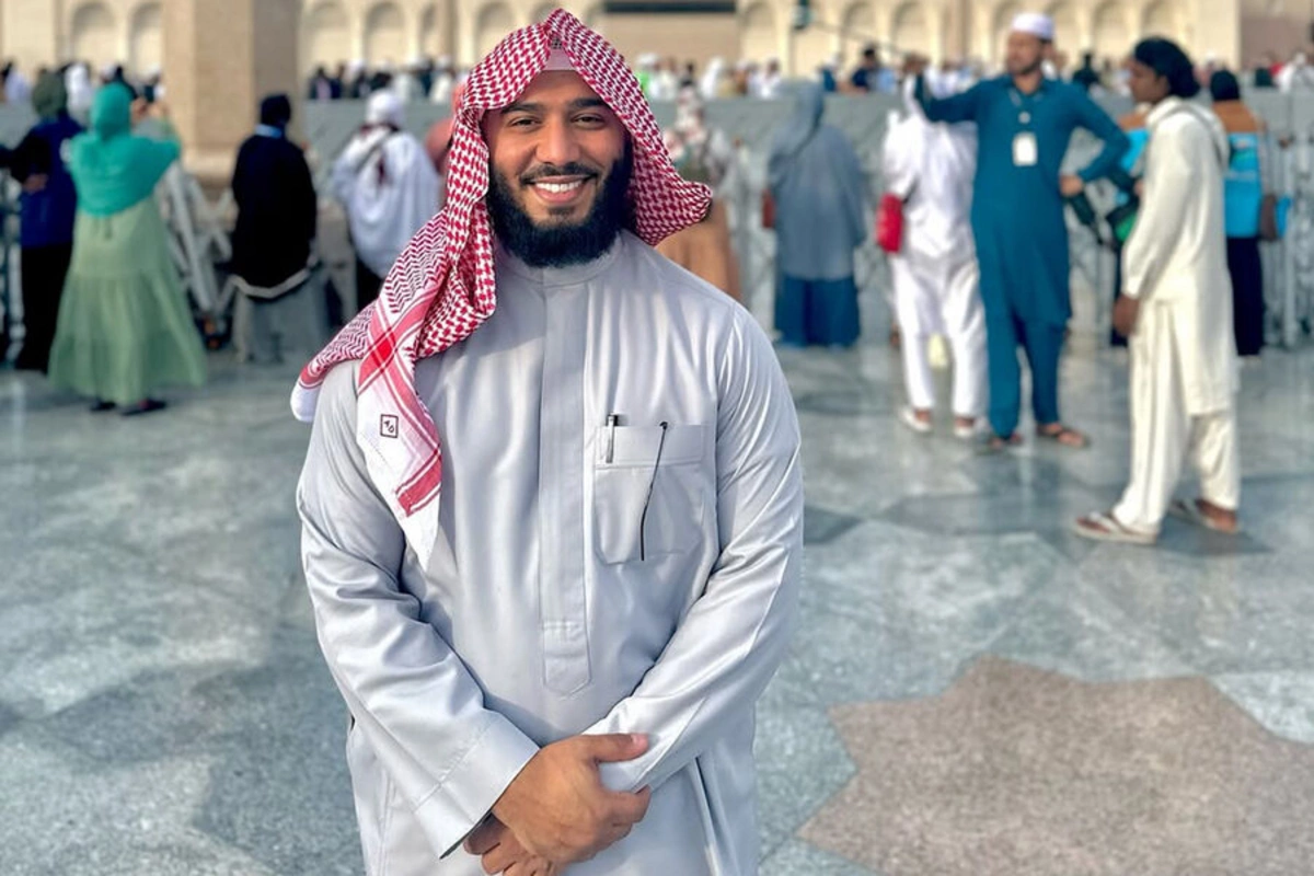Blogger collected 500,000 euros for Palestinians in need and spent it on cars and Rolex watches