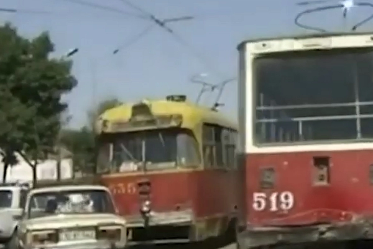 Bakıda yeni yerüstü relsli nəqliyyat ola bilər Bakıda yeni yerüstü relsli nəqliyyat ola bilər