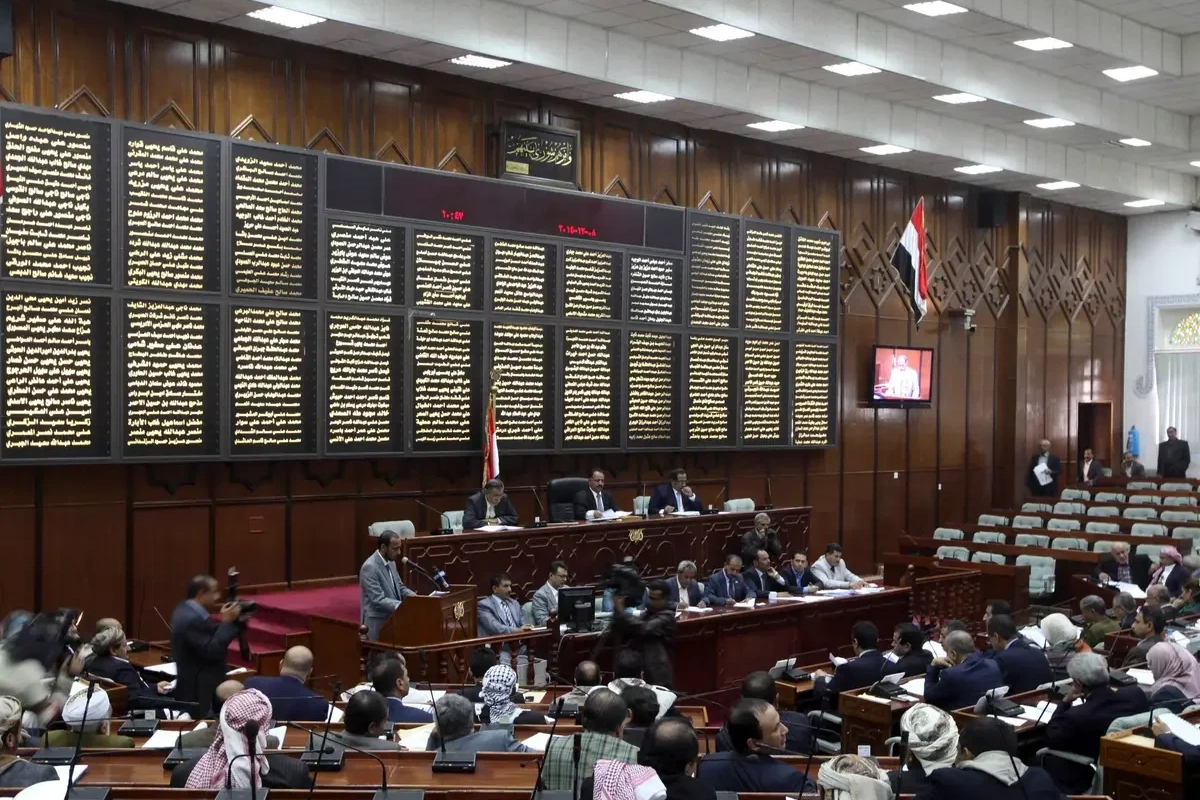 Yəmən parlamenti husilərə qarşı ümumi səfərbərliklə bağlı müraciəti təsdiqləyib
