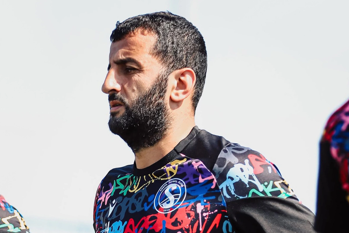 Rahid Əmirquliyev Səbaildə həm futbolçu, həm də klub prezidentinin müşaviri olacaq