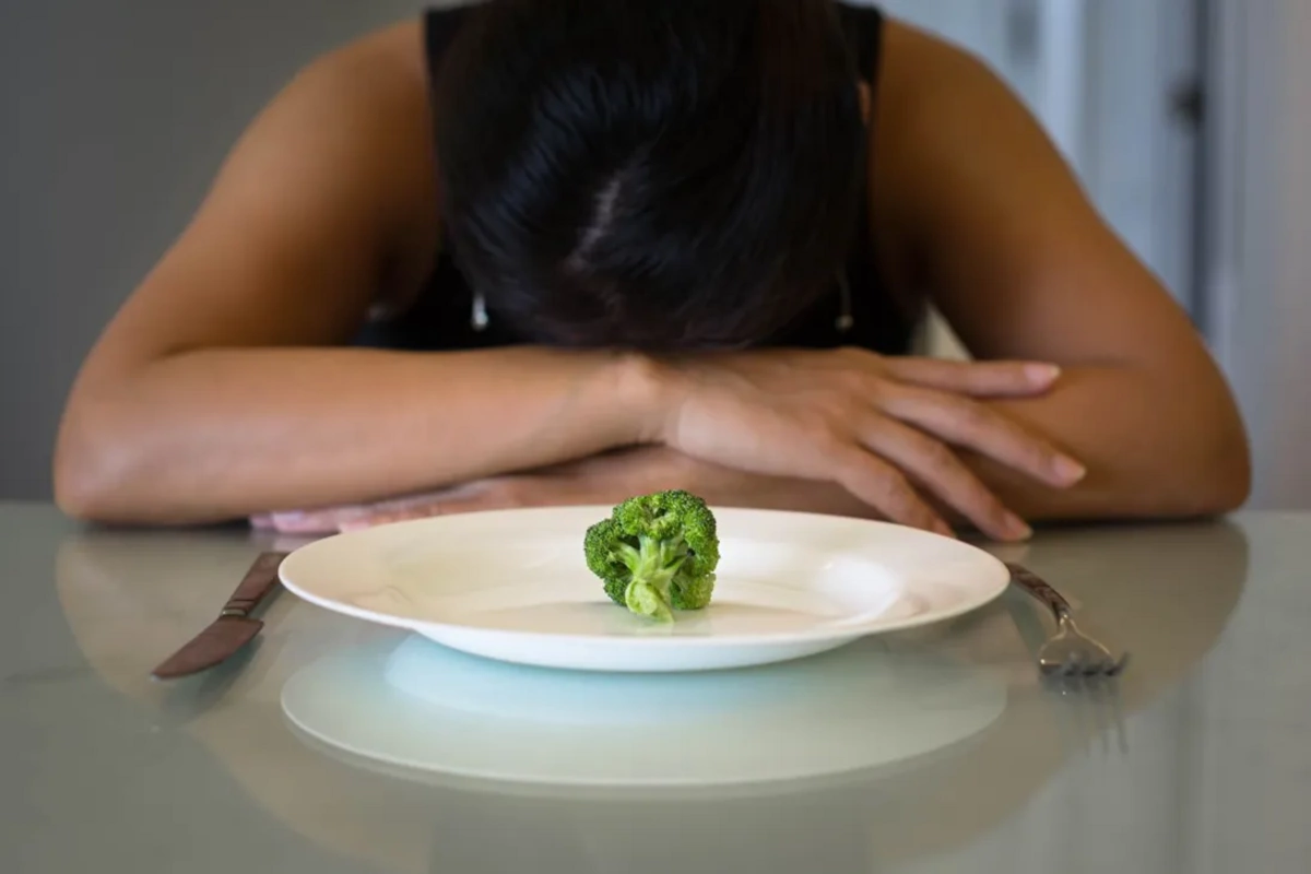 A nutritionist explained why strict diets prevent weight loss