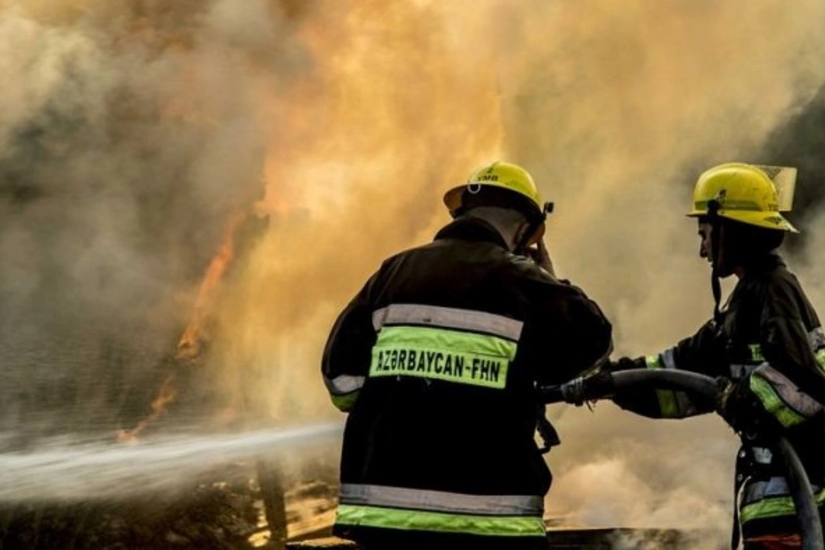Yevlaxda kafedə PARTLAYIŞ - Ölən var