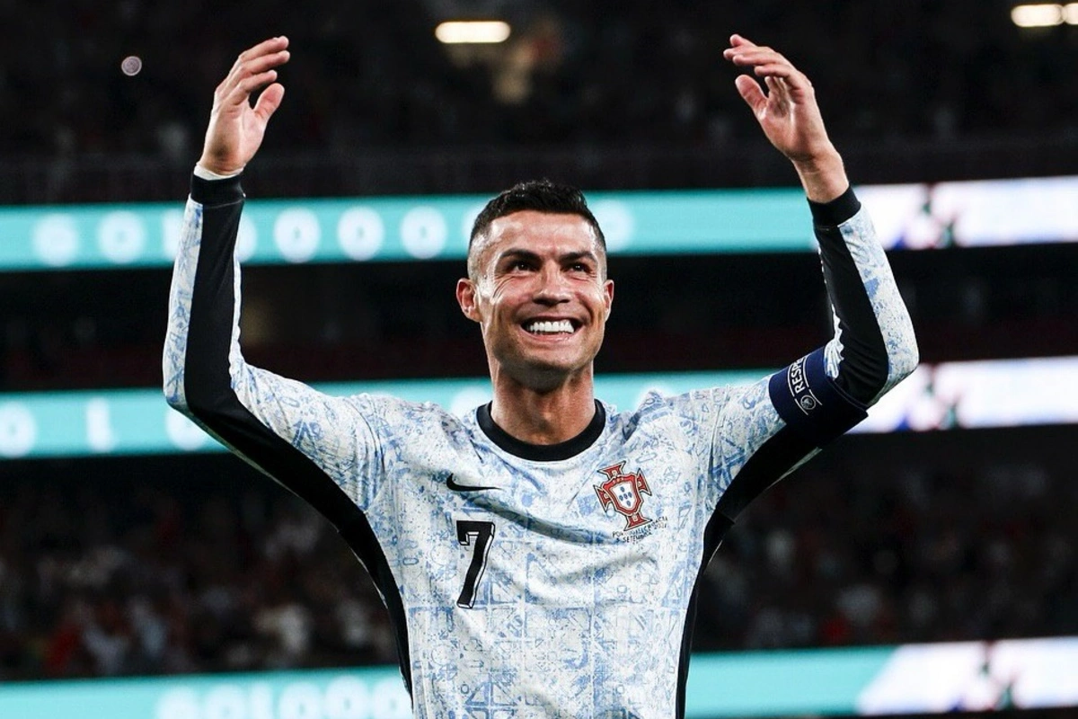 Ronaldo dayanmaq bilmir - 942-ci qolunu vurdu Ronaldo dayanmaq bilmir - 942-ci qolunu vurdu