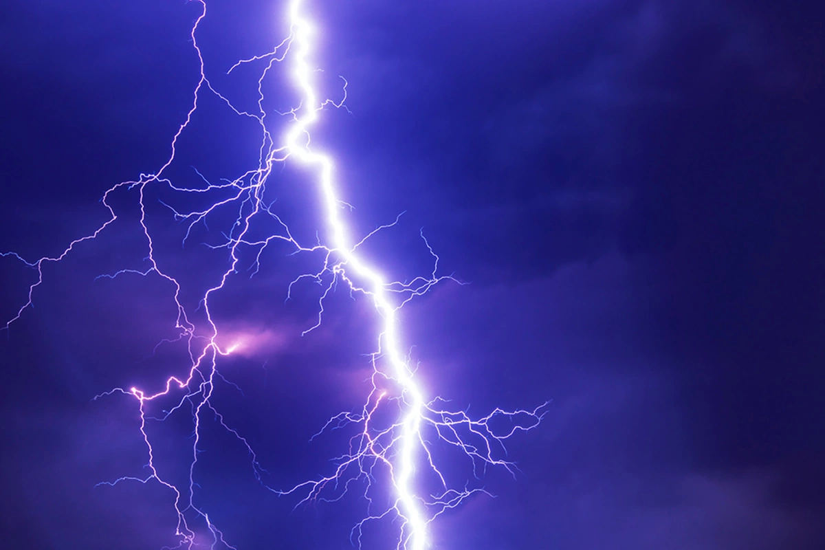 Girl survived lightning strike through charging device Girl survived lightning strike through charging device