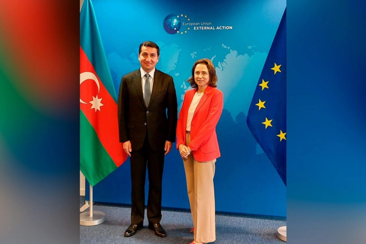 Hikmət Hacıyev Aİ-nin Xarici Fəaliyyət Xidmətinin baş katibi ilə görüşüb Hikmət Hacıyev Aİ-nin Xarici Fəaliyyət Xidmətinin baş katibi ilə görüşüb
