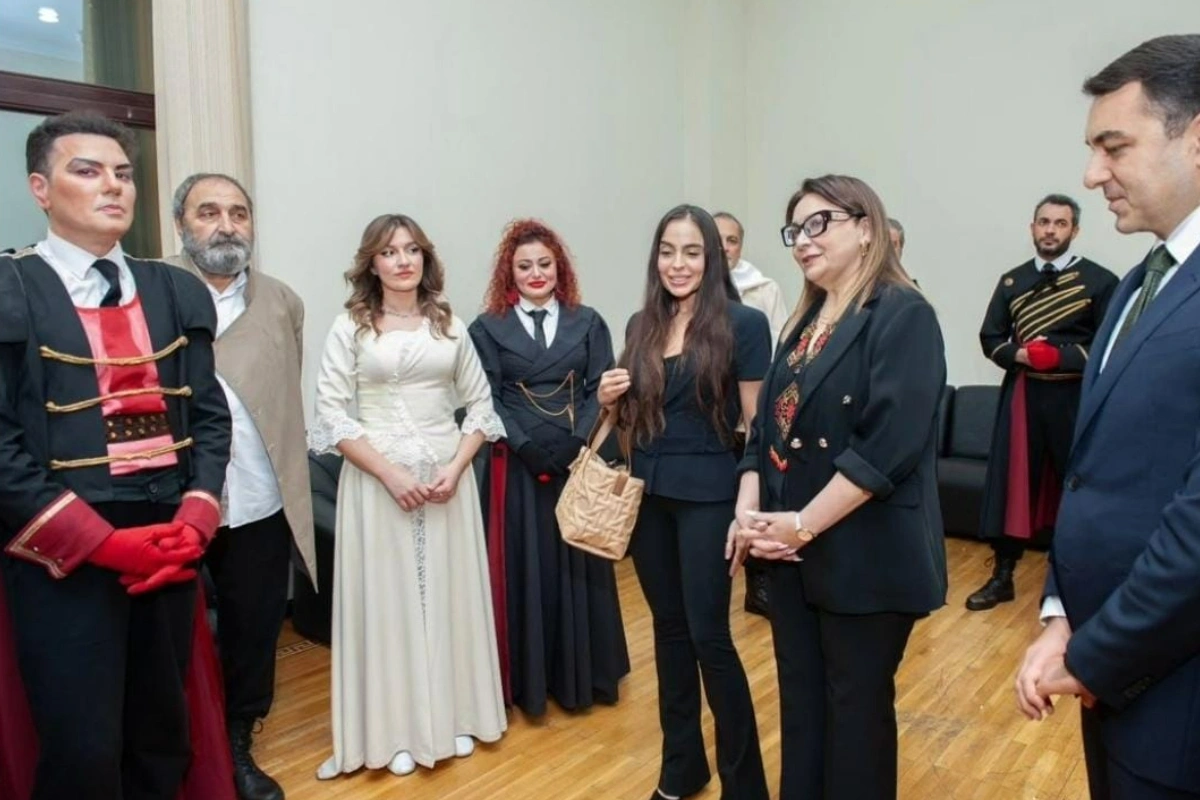 Лейла Алиева на премьере спектакля Дьявол и... Лейла Алиева на премьере спектакля Дьявол и...