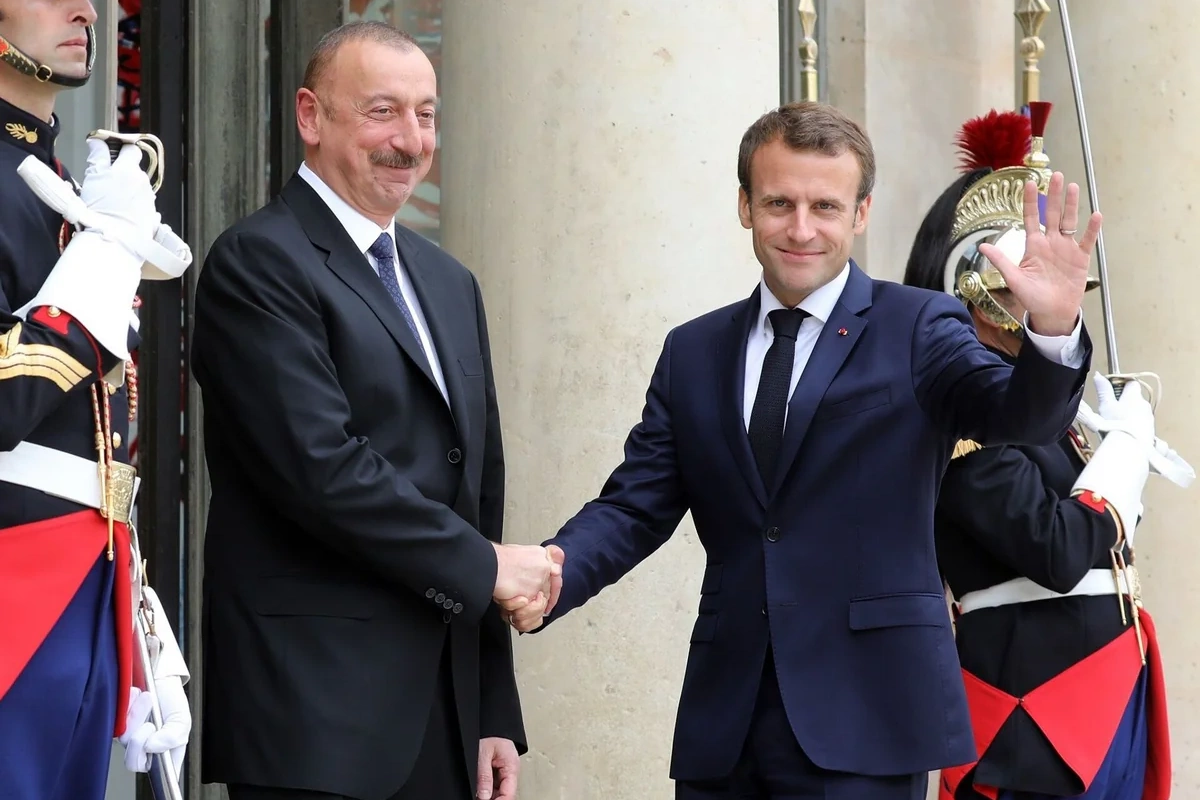 Emmanuel Makron Prezident İlham Əliyevə zəng edib