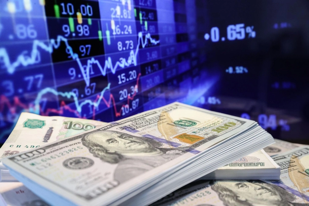 Dollar indeksi 3 illik minimuma düşüb Dollar indeksi 3 illik minimuma düşüb