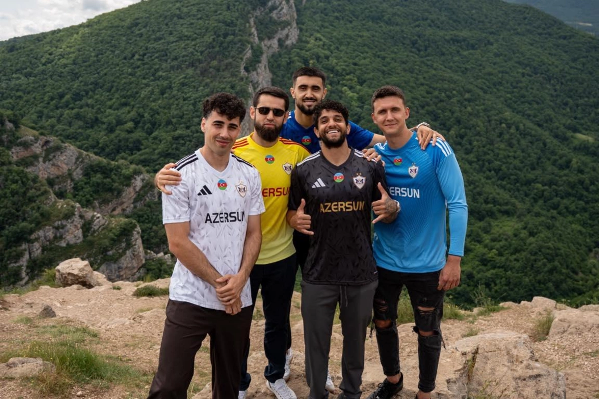 Qarabağ klubu Şuşada yeni formalarını təqdim edib Qarabağ klubu Şuşada yeni formalarını təqdim edib