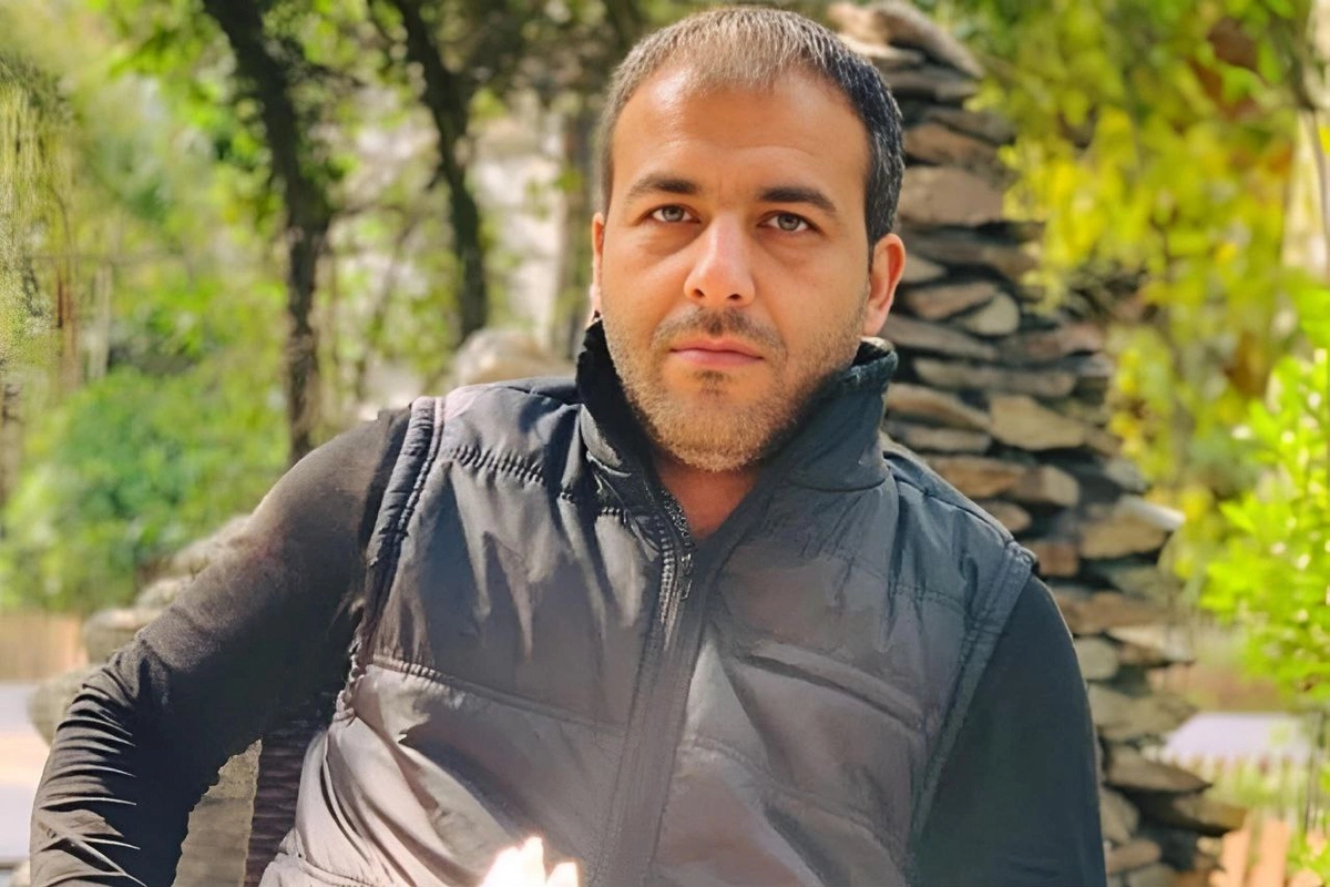 Bakıda marketin qarşısında 2 nəfəri cərəyan vurub öldürdü Bakıda marketin qarşısında 2 nəfəri cərəyan vurub öldürdü