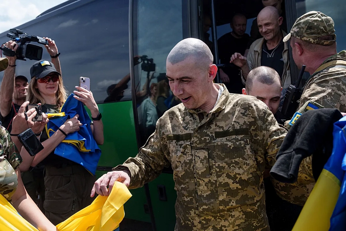 Rusiya və Ukrayna arasında yeni əsir mübadiləsi həyata keçirildi Rusiya və Ukrayna arasında yeni əsir mübadiləsi həyata keçirildi