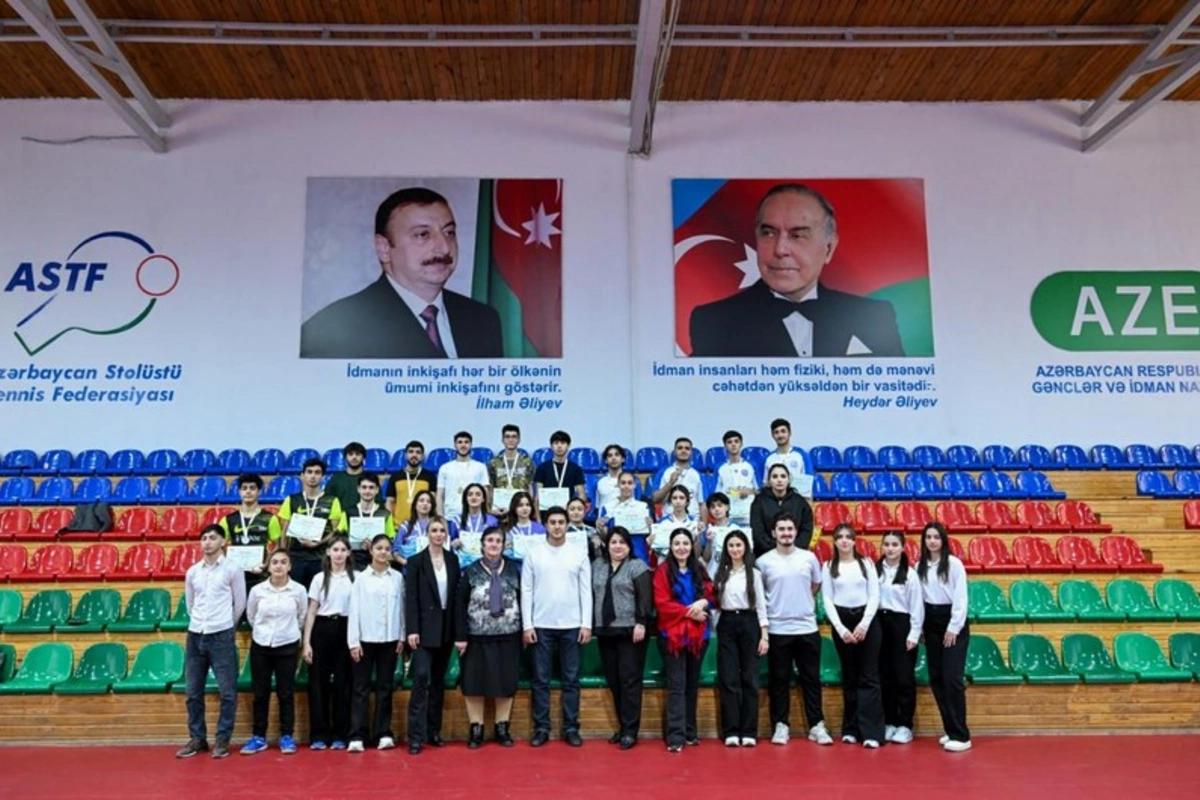 Bakıda tələbələr arasında keçirilən stolüstü tennis yarışına yekun vurulub