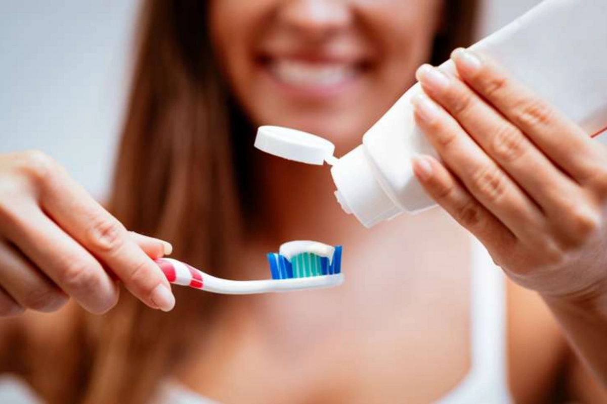 Doctor explained how often to change your toothbrush