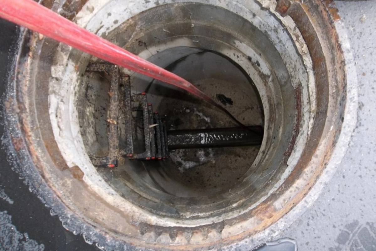 Bakıda quyulardan çəkilən çirkab problemi: Tullantıları atmağa yer tapılmır