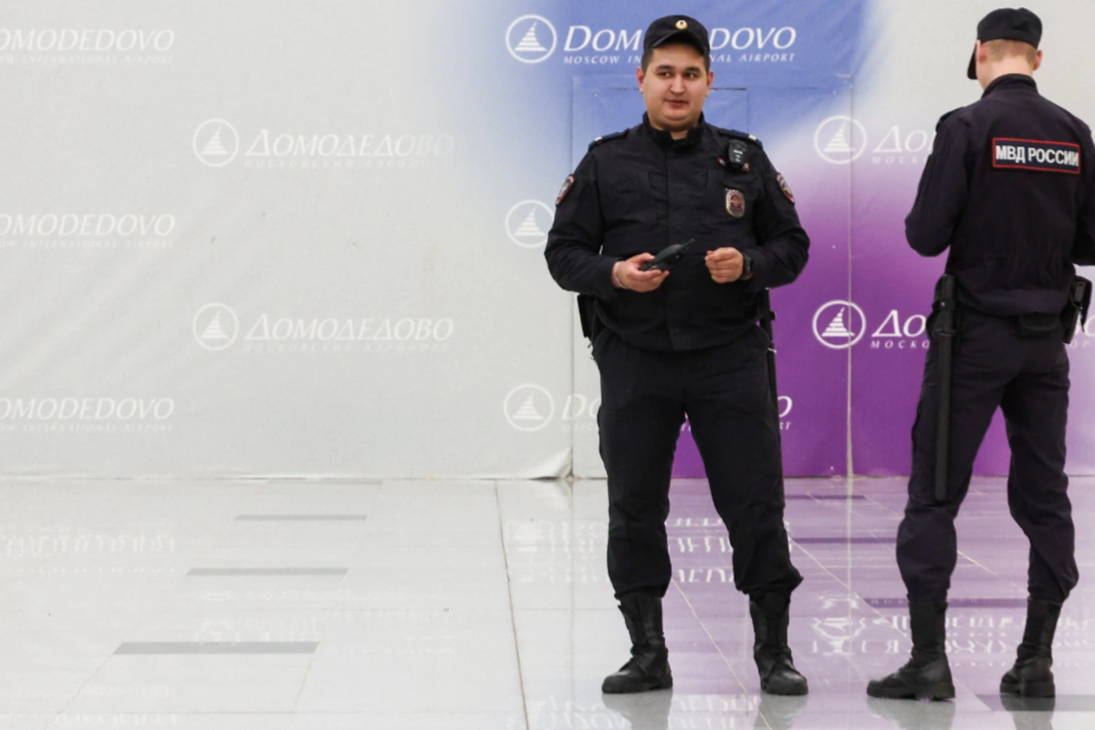 Rusiya ordusuna qarşı döyüşmüş erməni Domodedovo hava limanında ələ keçdi Rusiya ordusuna qarşı döyüşmüş erməni Domodedovo hava limanında ələ keçdi