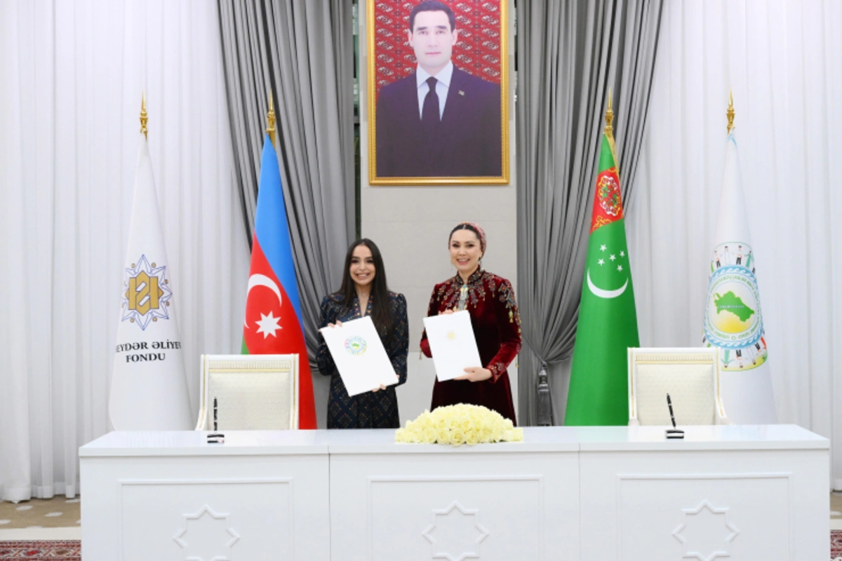 Подписан Меморандум о взаимопонимании между Фондом Гейдара Алиева и Благотворительным фондом по оказанию помощи нуждающимся в опеке детям