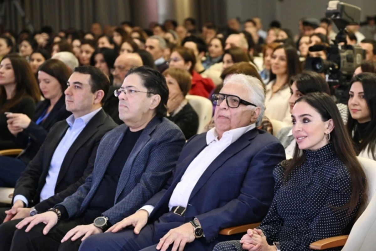 Leyla Əliyeva Qəbələdə Qış nağılı II Beynəlxalq Musiqi Festivalından videogörüntü paylaşıb