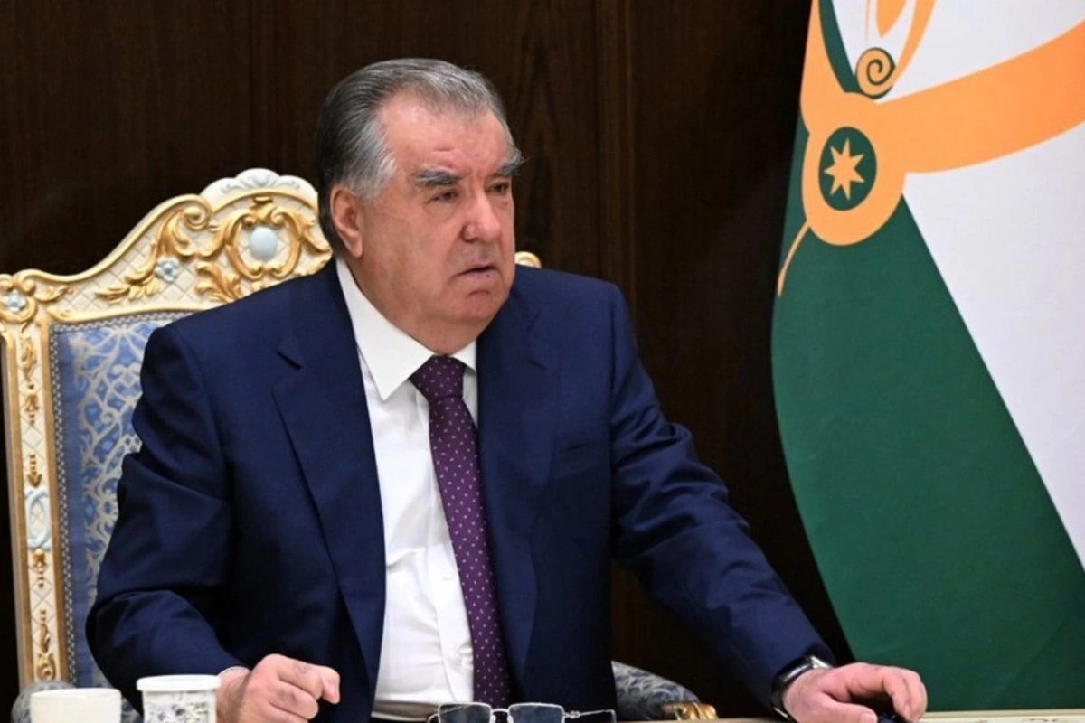 Tacikistan Prezidenti Azərbaycana səfərə gəlib