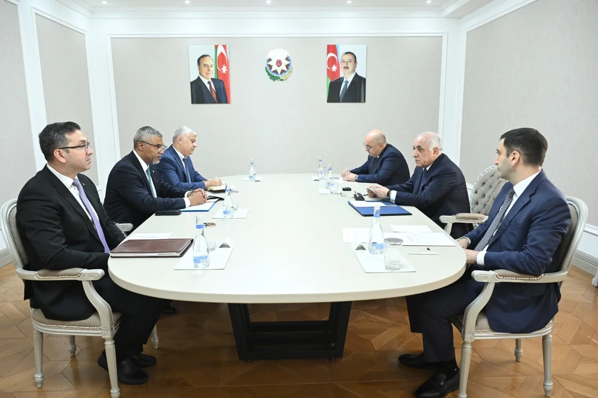 Əli Əsədov və Yan Sonders Azərbaycan ilə ÜGT arasında əməkdaşlığı müzakirə edib