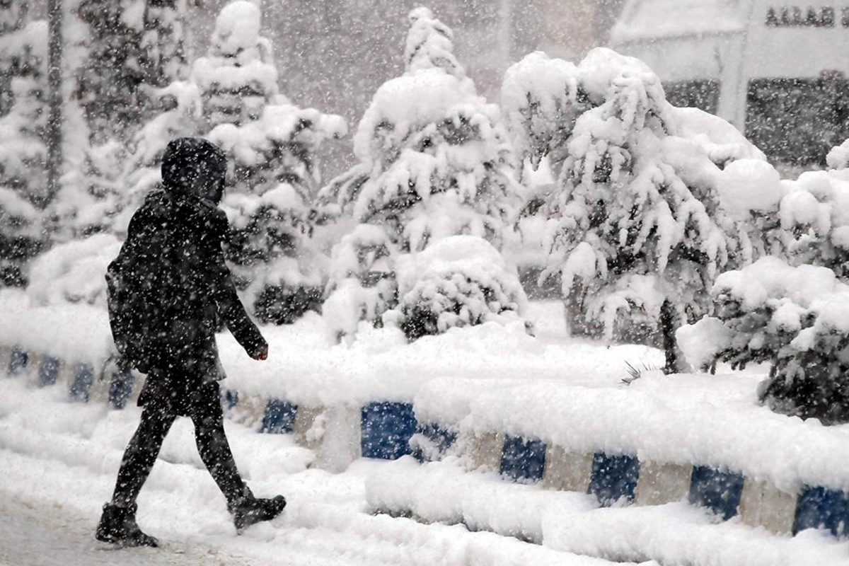 Qonşu ölkədə güclü yağış və qar gözlənilir: 6 əyalət üçün sarı xəbərdarlıq