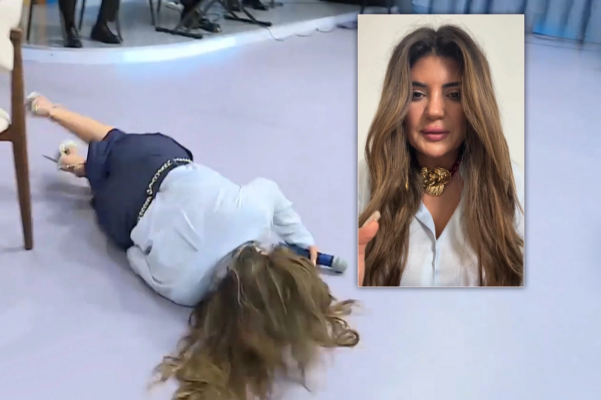 Canlı efirdə yıxılan müğənni: Necə deyə bilərsiniz ki, qəsdən yıxılıb?! Canlı efirdə yıxılan müğənni: Necə deyə bilərsiniz ki, qəsdən yıxılıb?!