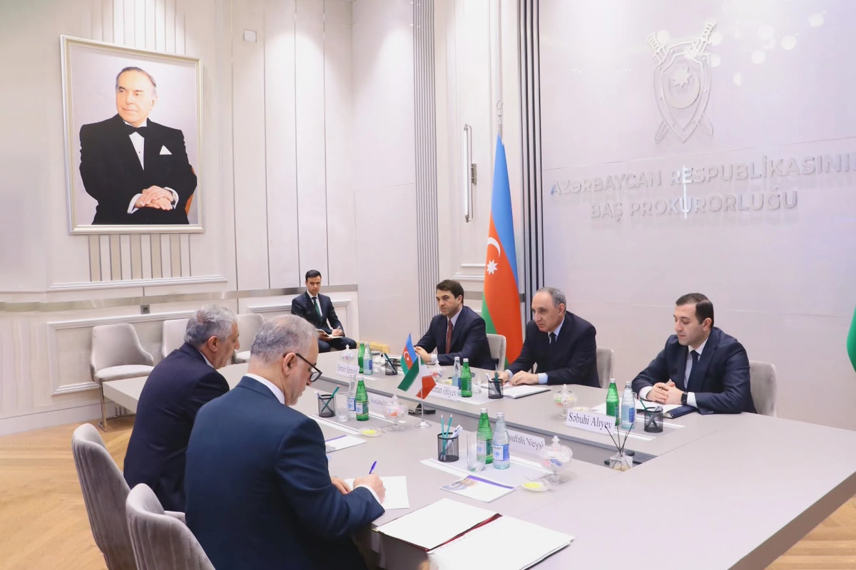 Kamran Əliyev İran səfiri ilə regional hadisələri və ikitərəfli əlaqələri müzakirə edib