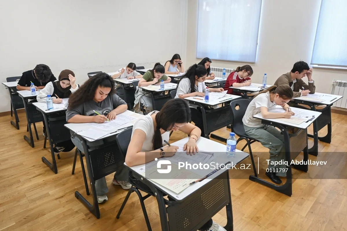 Почему стало меньше стобалльников? Эксперт о результатах выпускных экзаменов