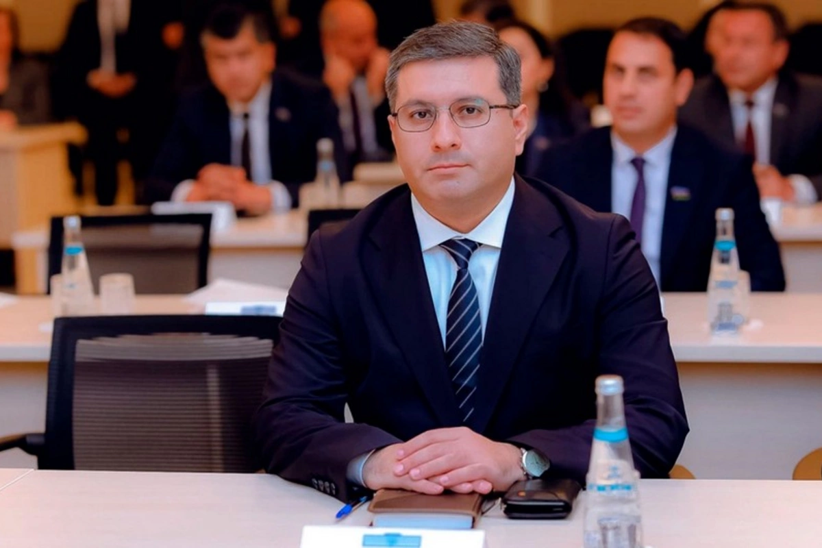 Naxçıvanın iqtisadiyyat naziri kollektivə təqdim edilib