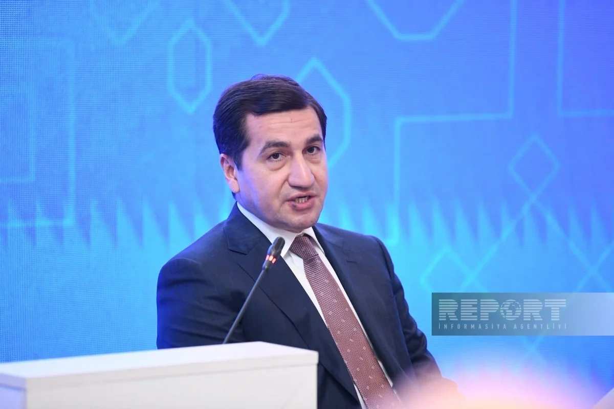 Hikmət Hacıyev: Le Figaro, demək olar ki, hər gün Azərbaycan əleyhinə saxta materiallar dərc edir
