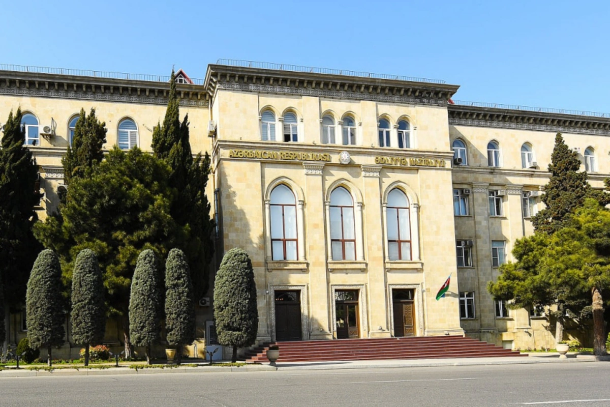 Ədliyyə işçiləri üçün yeni xüsusi geyim formaları ALINACAQ