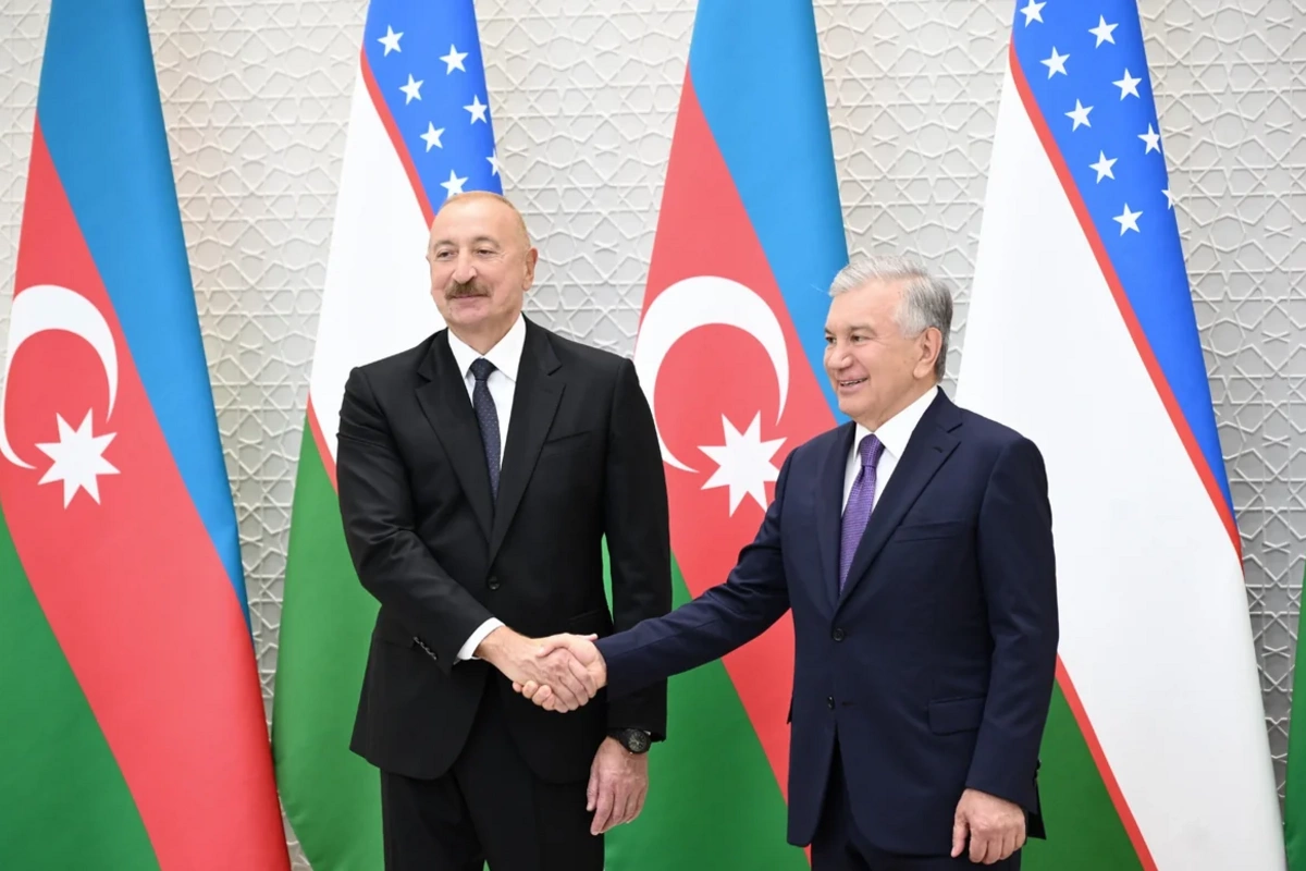 Şavkat Mirziyoyev Heydər Əliyev ordeni ilə təltif edilib