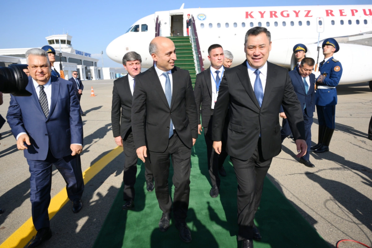 Sadır Japarov Azərbaycana gəlib