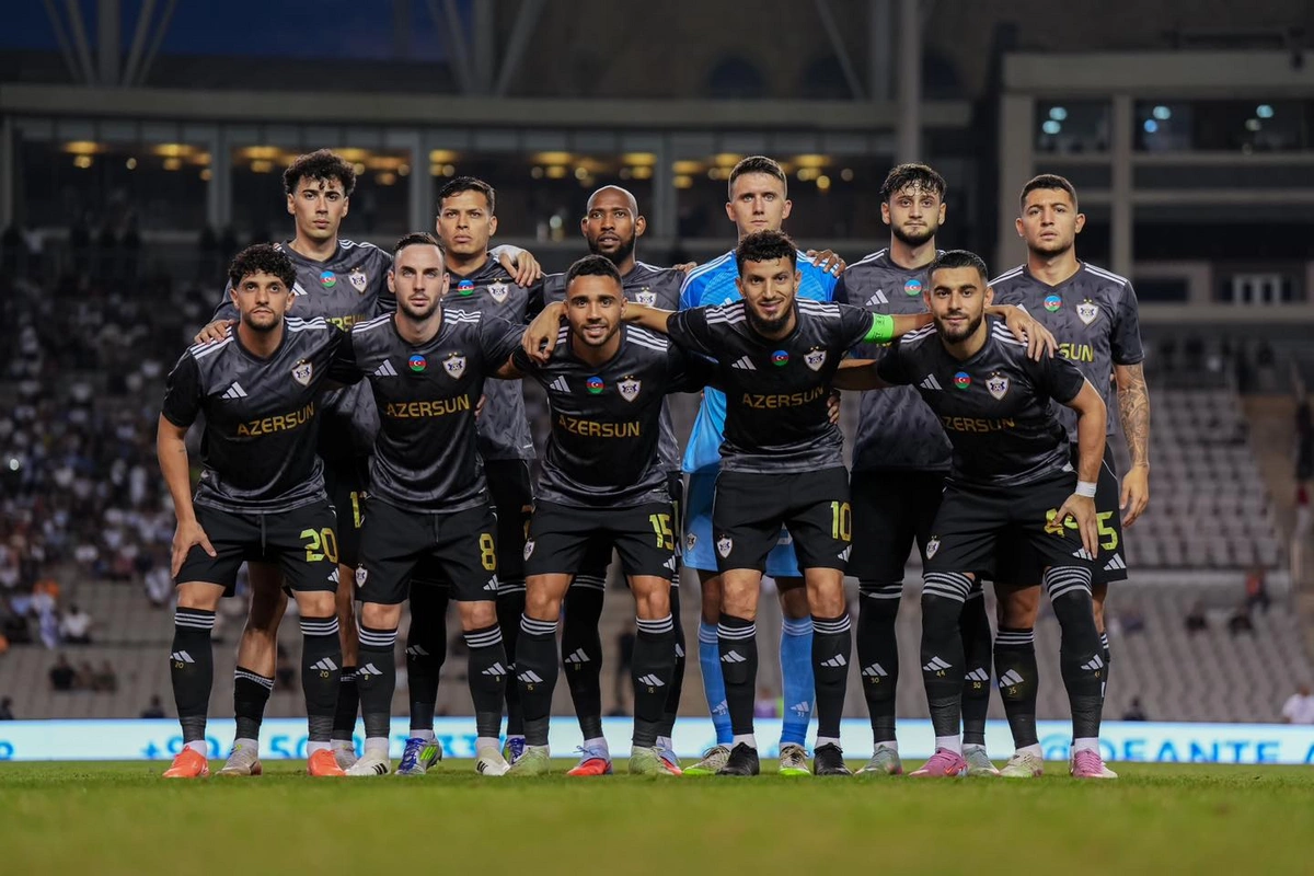 Qarabağın oyununa böyük maraq - Kassaların qarşısı adamla dolub-daşır
