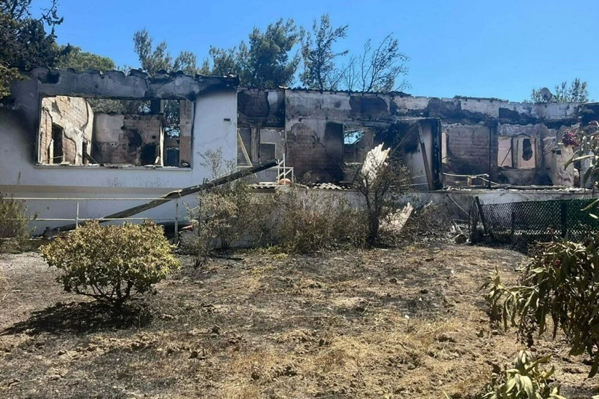 Türkiyədə yanaraq külə dönən istirahət mərkəzinin ürəkağrıdan görüntüləri