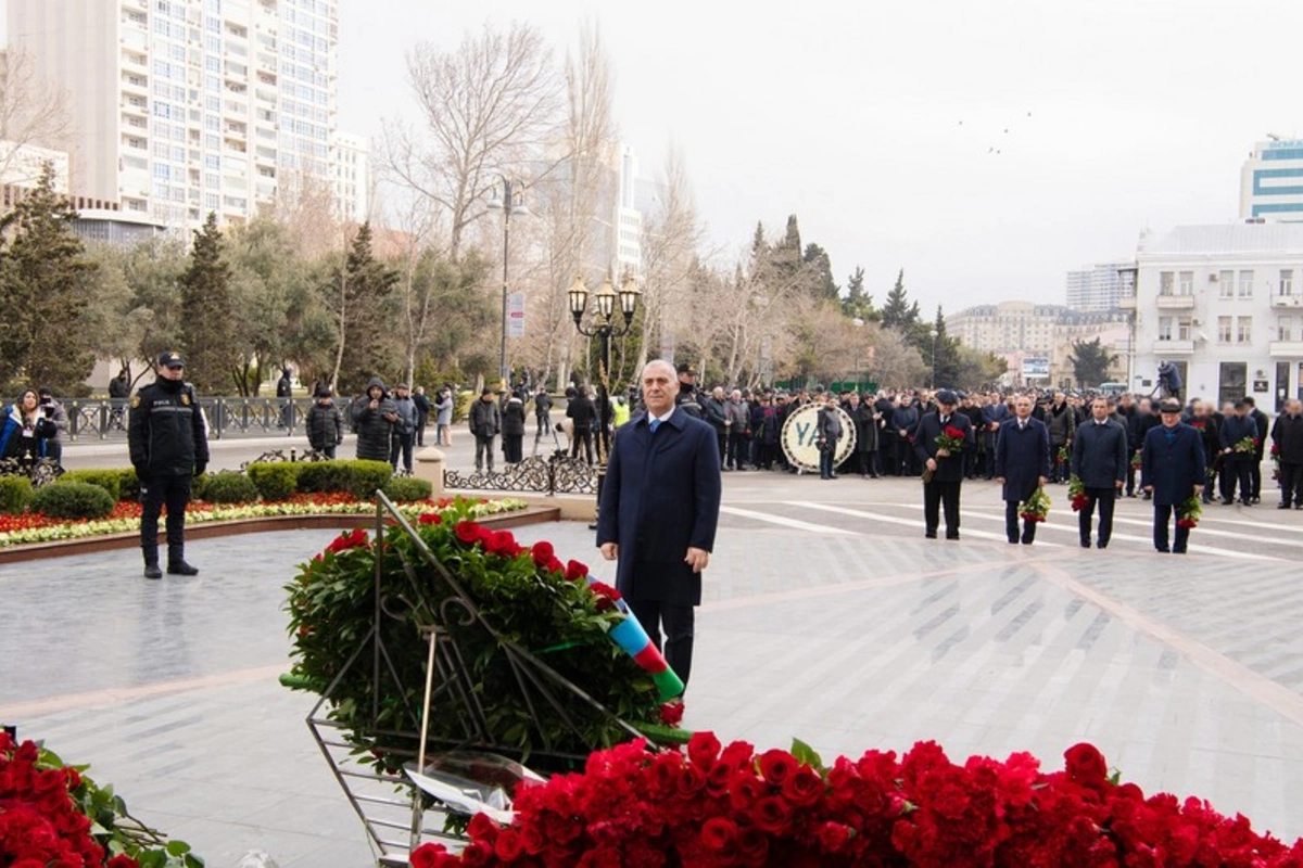 DTX əməkdaşları Ana harayı abidəsini ziyarət ediblər