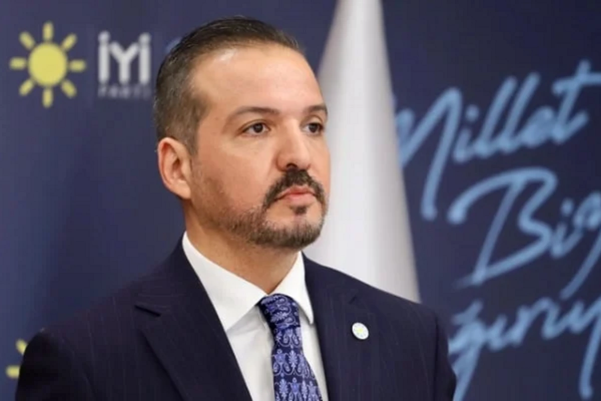 Ərdoğanın müavini Ana harayı abidəsini ziyarət edib