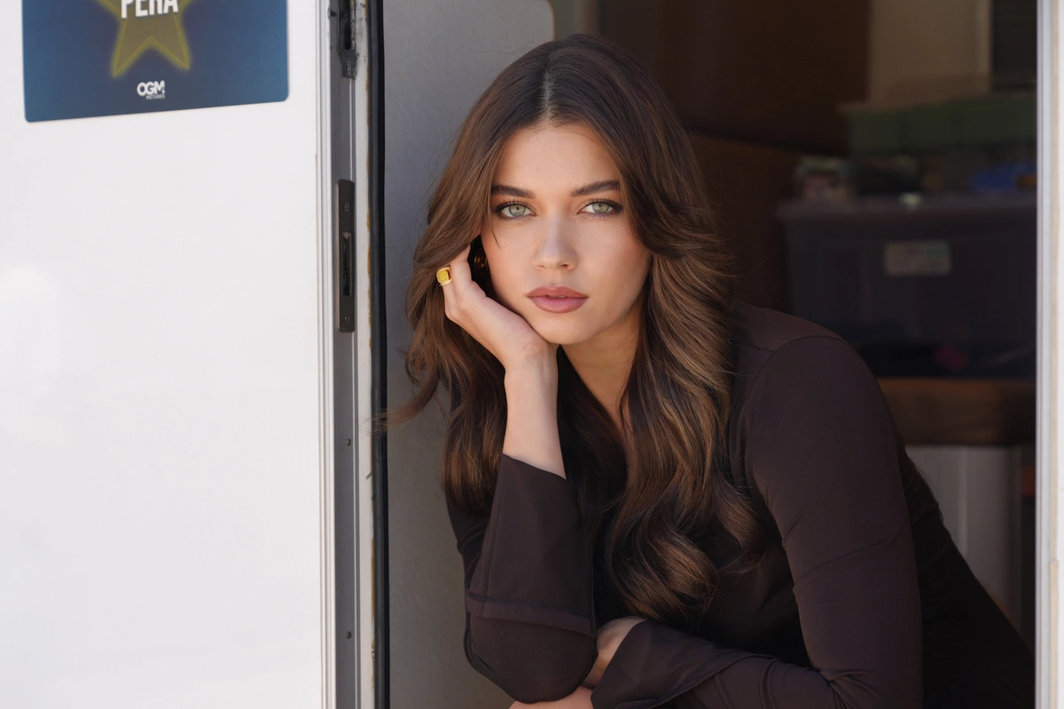 Afra Saraçoğlunun bu şikayəti birmənalı qarşılanmadı