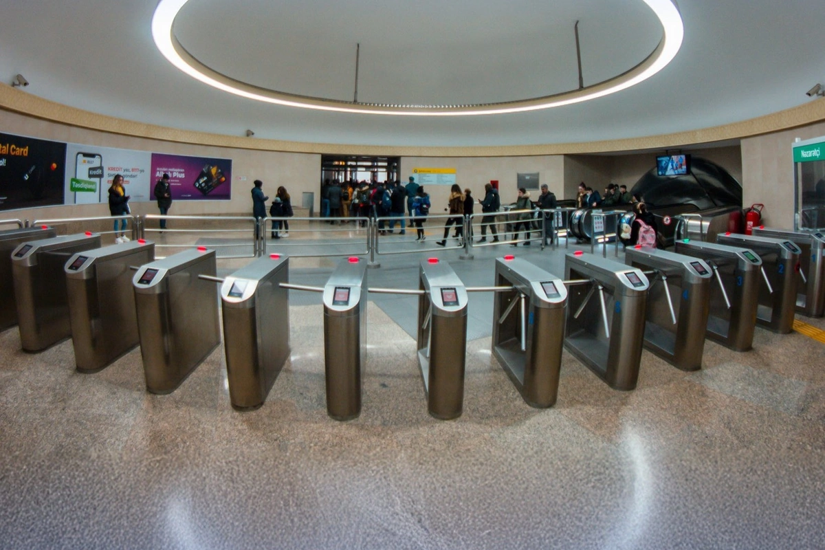 Bakı Metropolitenindən gediş haqqı ilə bağlı AÇIQLAMA Bakı Metropolitenindən gediş haqqı ilə bağlı AÇIQLAMA