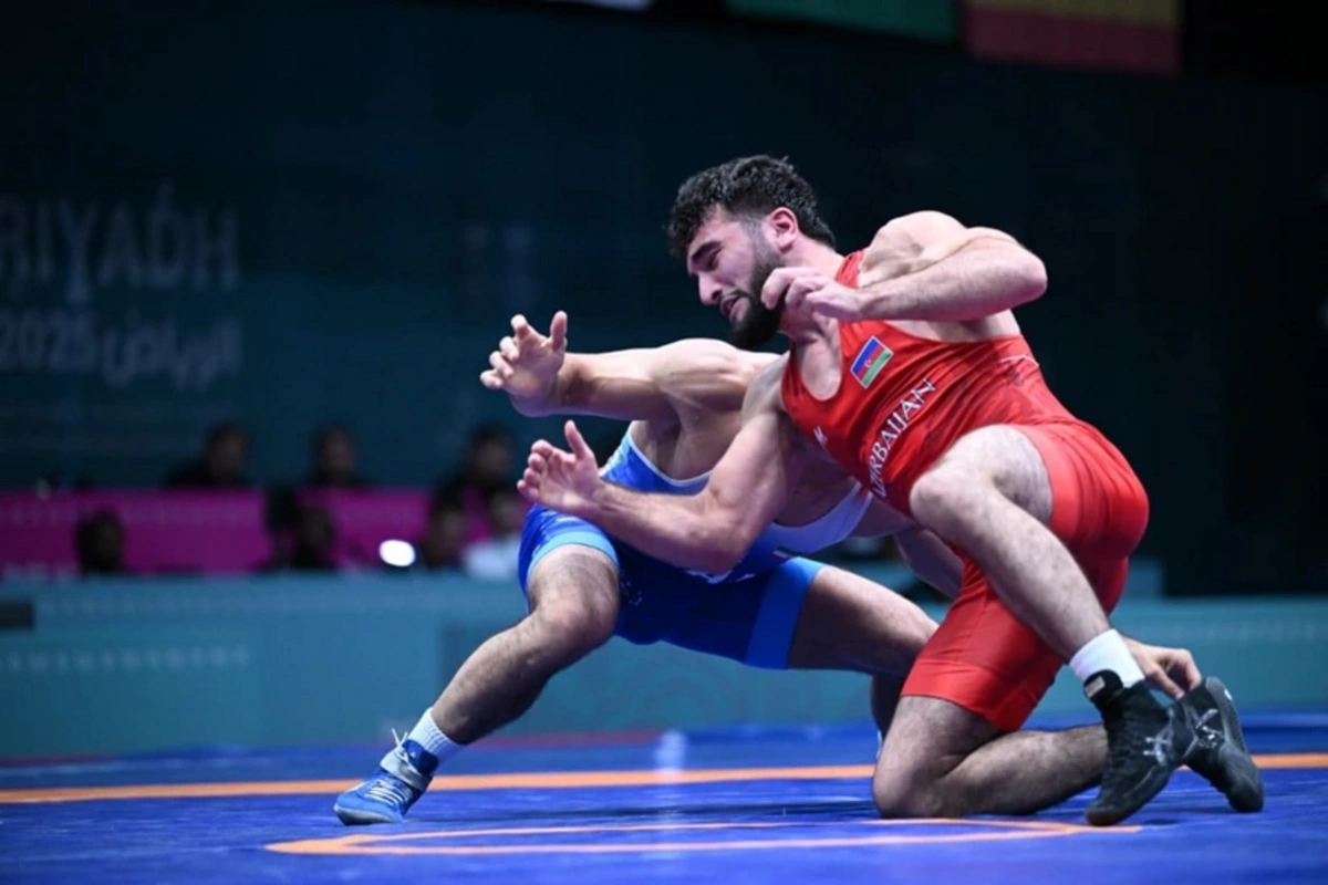 Исламиада: Азербайджанский борец завоевал серебро