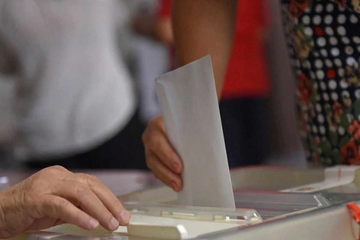 Azərbaycanda dairə seçki komissiyalarının tərkibi yenidən formalaşdırılır