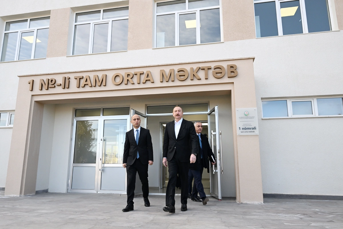 Здание полной средней школы номер 1 в поселке Кяркиджахан сдано в пользование после капитального ремонта