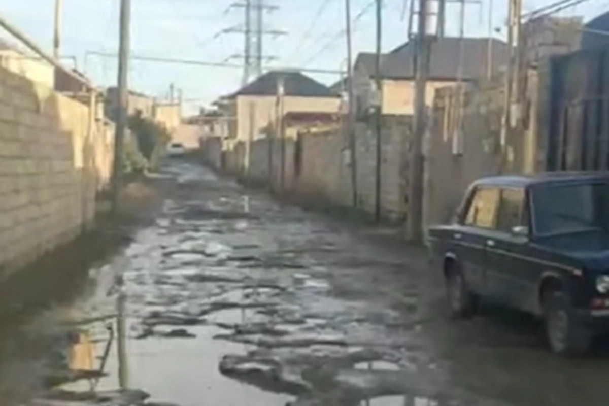 Biləcəridə YOL PROBLEMİ: Gediş-gəliş mümkün deyil, batırıq